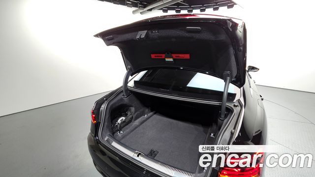 Audi A8 2024 — photo 20