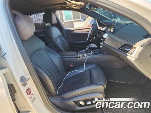 BMW 5-Series 2017 — photo 5