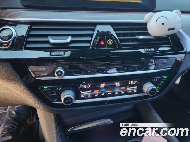 BMW 5-Series 2017 — photo 8