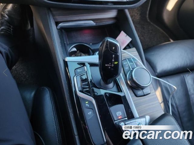 BMW 5-Series 2017 — photo 9