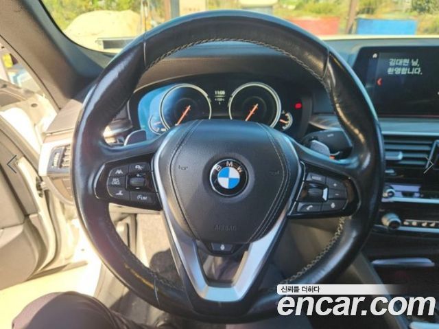 BMW 5-Series 2017 — photo 11