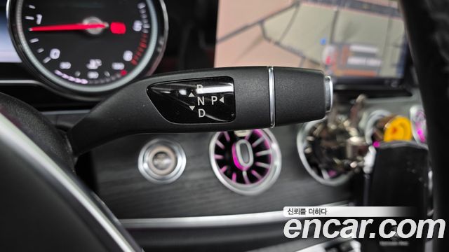 Mercedes-Benz E-Class 2018 — photo 12