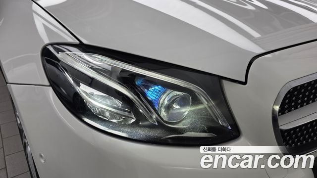 Mercedes-Benz E-Class 2018 — photo 8