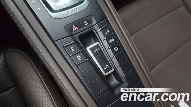 Porsche 718 2020 — photo 22