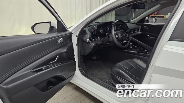 Hyundai AVANTE 2023 — photo 13