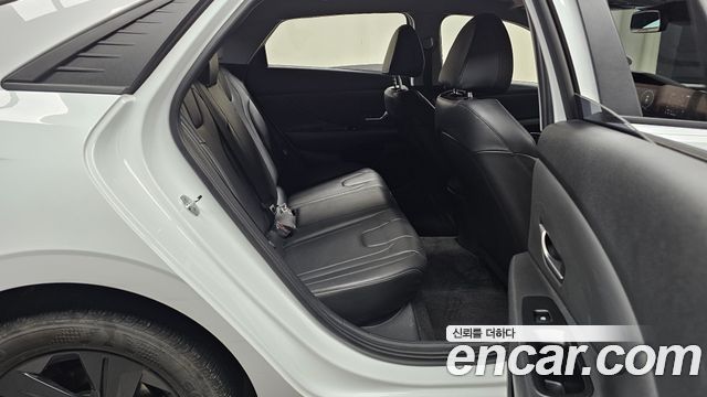 Hyundai AVANTE 2023 — photo 17