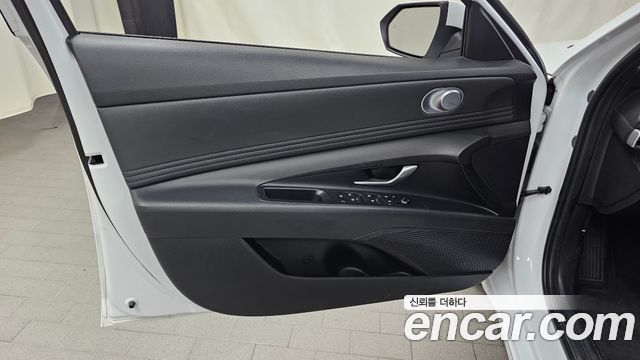 Hyundai AVANTE 2023 — photo 14