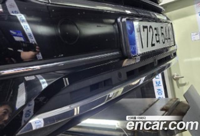 Volkswagen Touareg 2023 — photo 1