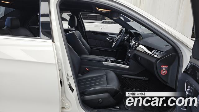 Mercedes-Benz E-Class 2016 — photo 11