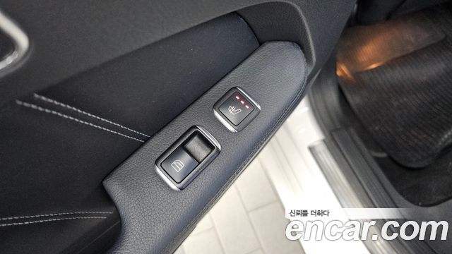 Mercedes-Benz E-Class 2016 — photo 19