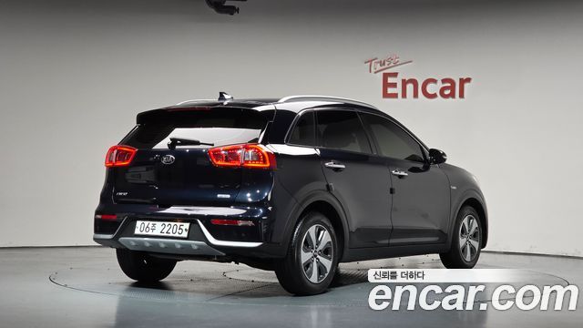 Kia Niro 2018 — photo 2