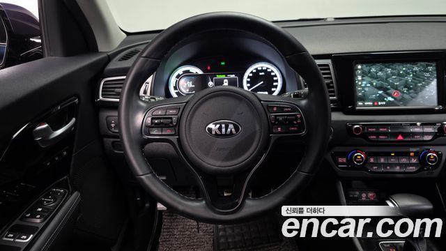 Kia Niro 2018 — photo 19