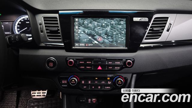 Kia Niro 2018 — photo 20
