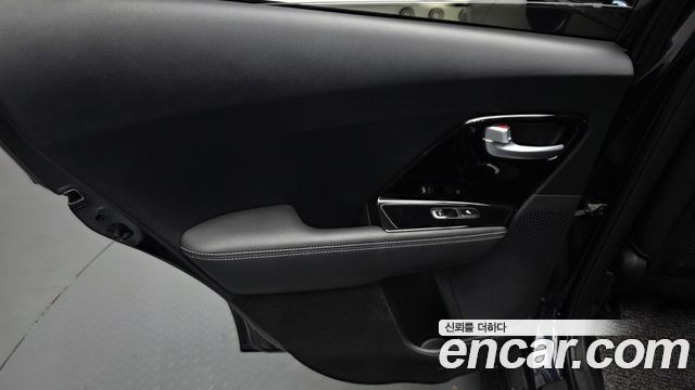 Kia Niro 2018 — photo 15
