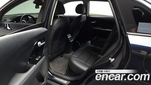 Kia Niro 2018 — photo 16