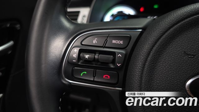 Kia Niro 2018 — photo 28