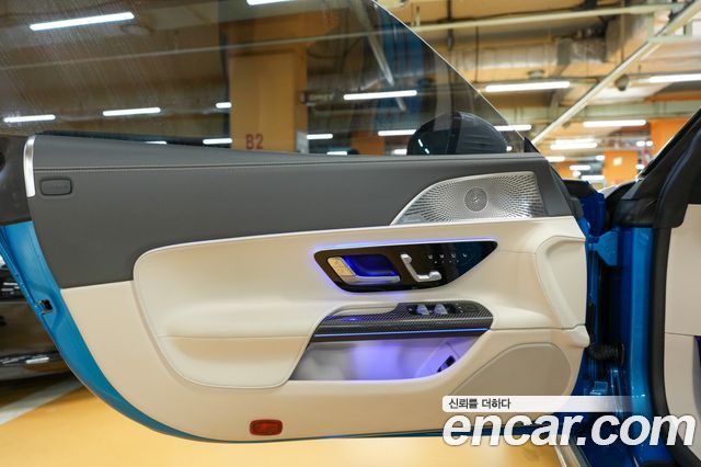 Mercedes-Benz SL-Class 2023 — photo 13