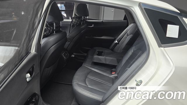 Kia K5 2016 — photo 18