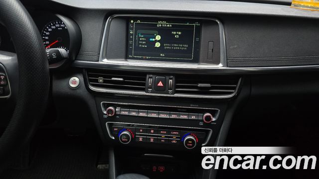 Kia K5 2016 — photo 20