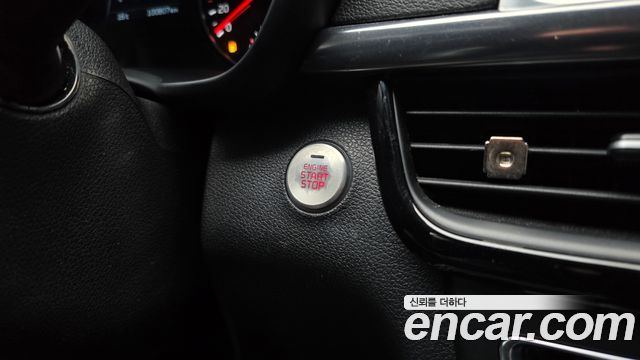 Kia K5 2016 — photo 24