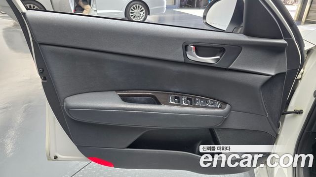 Kia K5 2016 — photo 14
