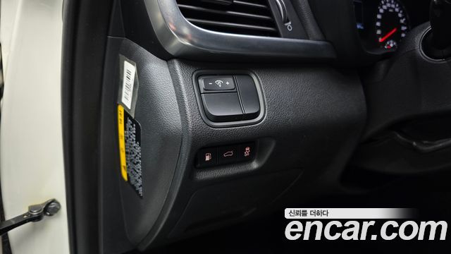 Kia K5 2016 — photo 29