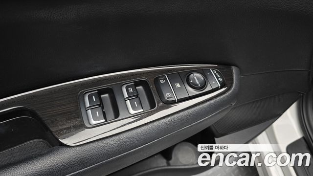 Kia K5 2016 — photo 31