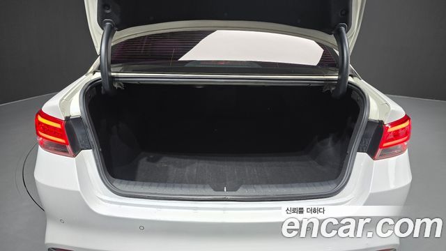 Kia K5 2016 — photo 34