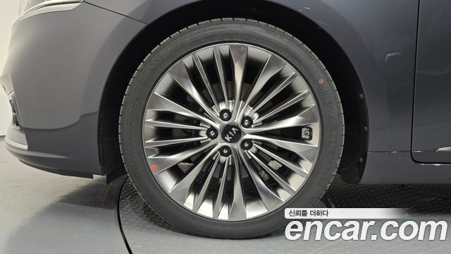 Kia K7 2018 — photo 5