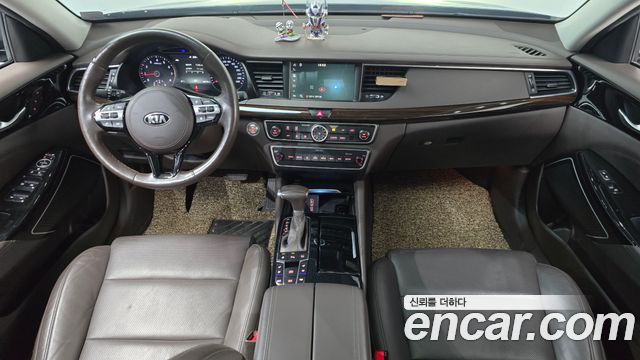 Kia K7 2018 — photo 10
