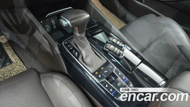 Kia K7 2018 — photo 12