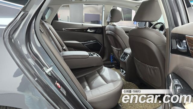 Kia K7 2018 — photo 17