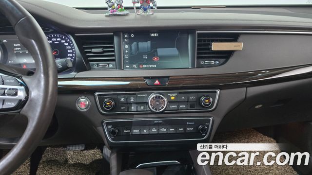 Kia K7 2018 — photo 19