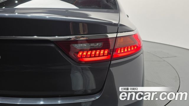 Kia K7 2018 — photo 9