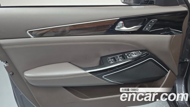 Kia K7 2018 — photo 14