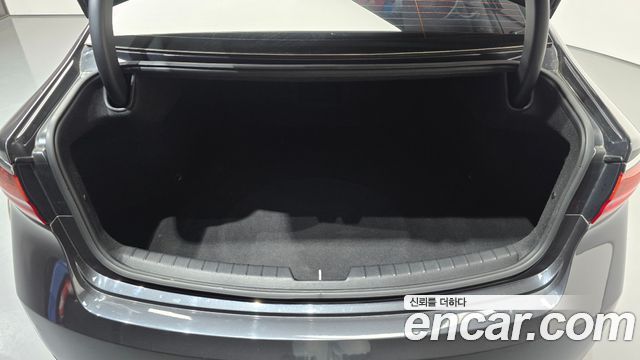 Kia K7 2018 — photo 27