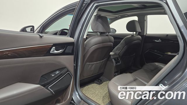 Kia K7 2018 — photo 28
