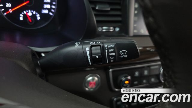 Kia K7 2018 — photo 29