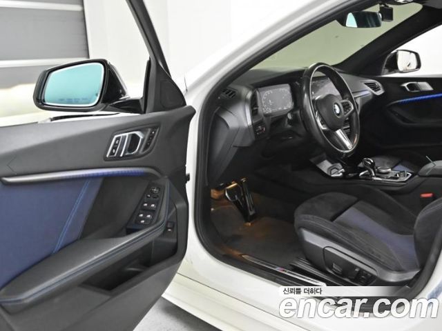 BMW 1-Series 2020 — photo 11