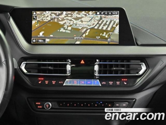 BMW 1-Series 2020 — photo 14