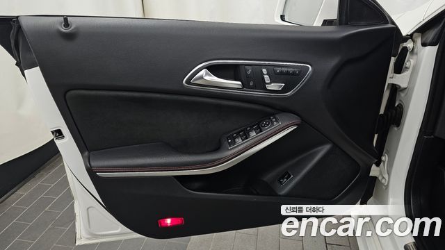 Mercedes-Benz CLA-Class 2018 — photo 14