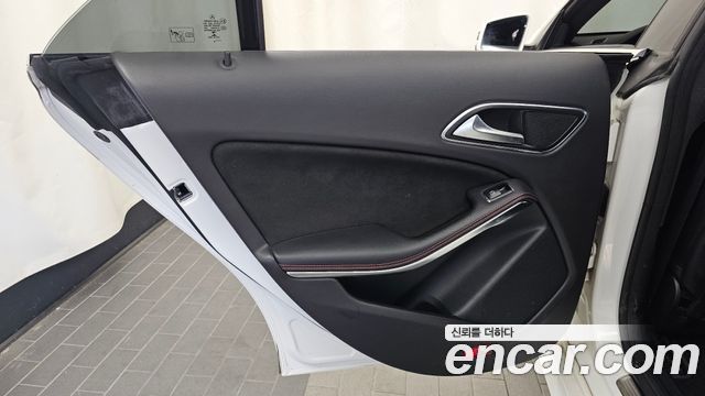 Mercedes-Benz CLA-Class 2018 — photo 15