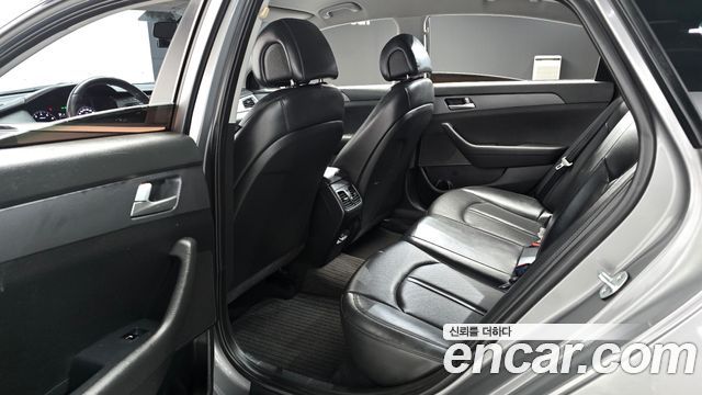 Hyundai Sonata 2017 — photo 11