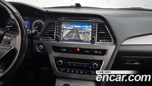Hyundai Sonata 2017 — photo 13