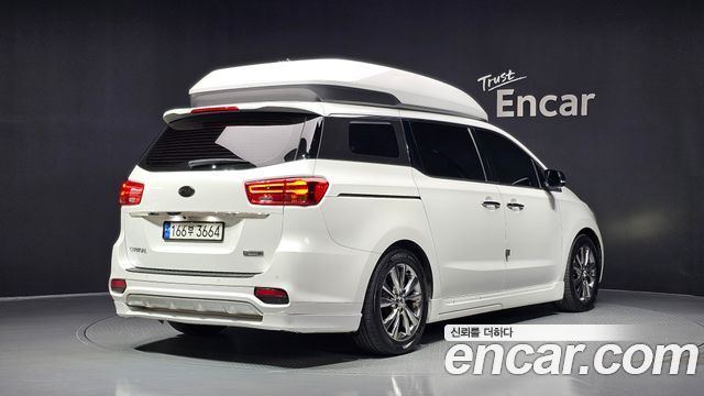 Kia Canival 2019 — photo 2