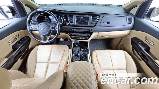 Kia Canival 2019 — photo 10