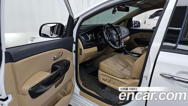 Kia Canival 2019 — photo 13