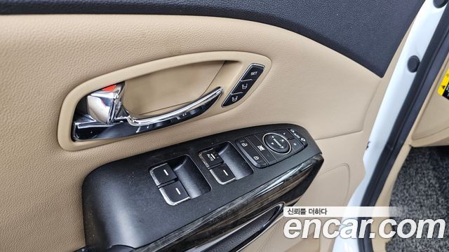 Kia Canival 2019 — photo 32