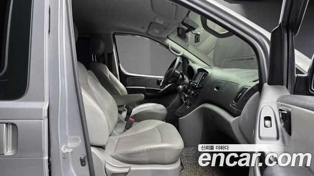 Hyundai Starex 2019 — photo 11