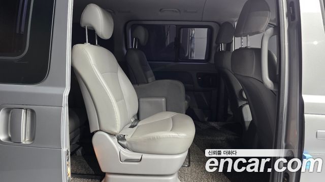 Hyundai Starex 2019 — photo 12